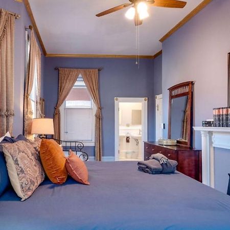 Elegant 2 Bed Directly On Forsyth Park Lägenhet Savannah Exteriör bild