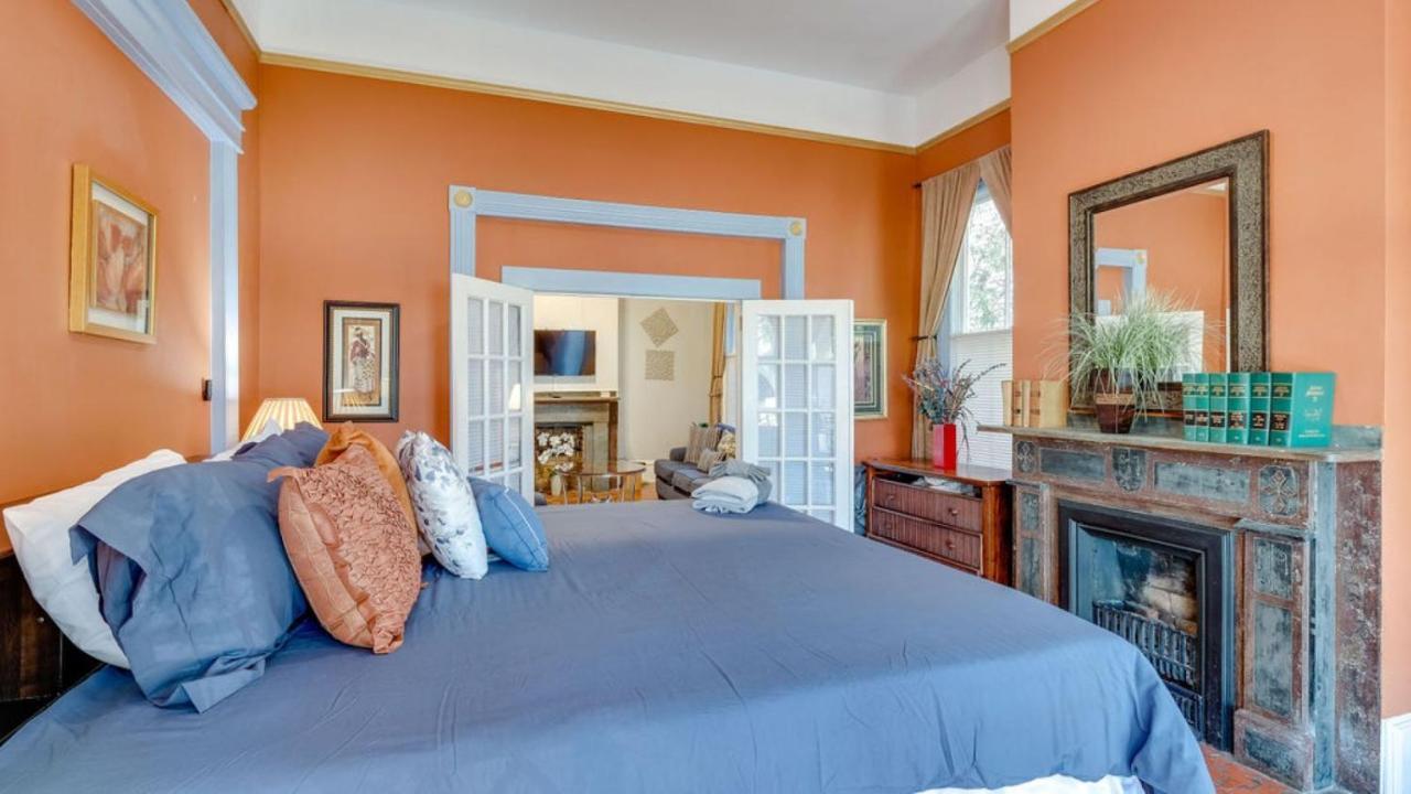 Elegant 2 Bed Directly On Forsyth Park Lägenhet Savannah Exteriör bild