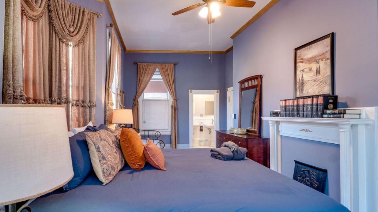 Elegant 2 Bed Directly On Forsyth Park Lägenhet Savannah Exteriör bild