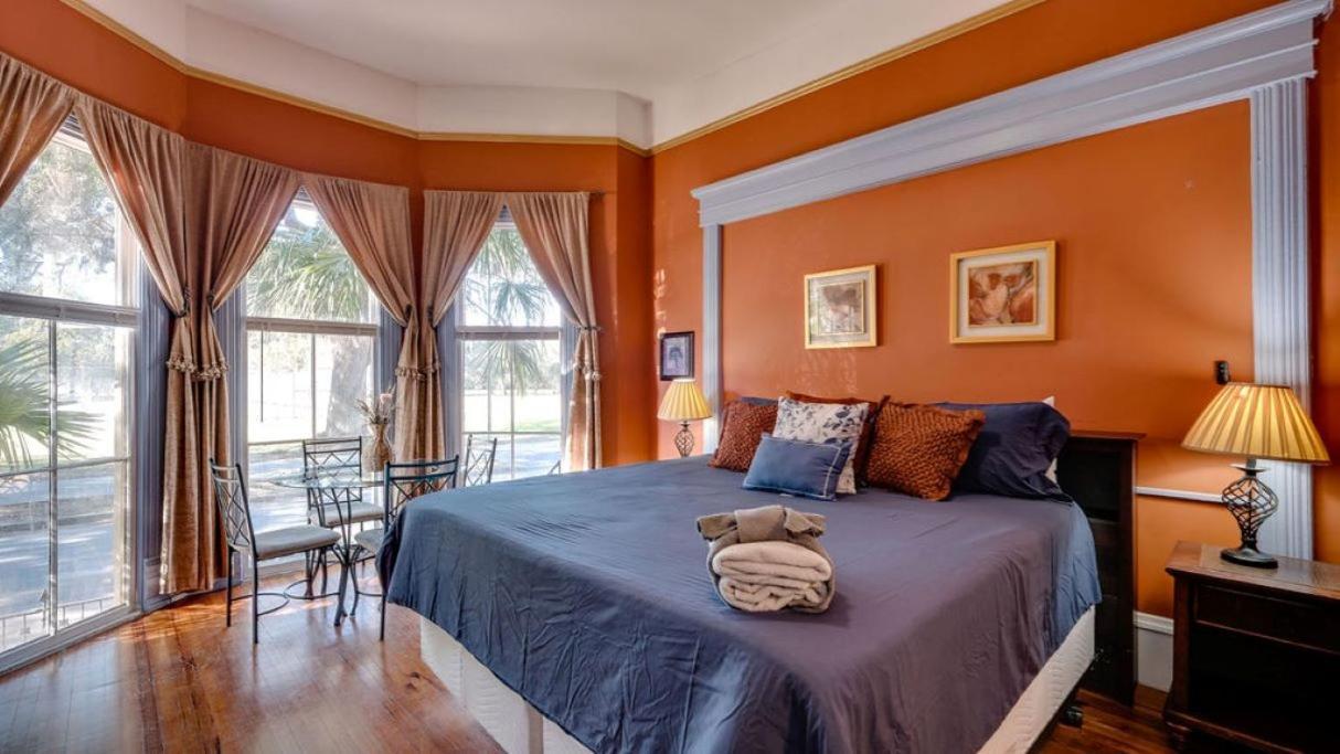 Elegant 2 Bed Directly On Forsyth Park Lägenhet Savannah Exteriör bild