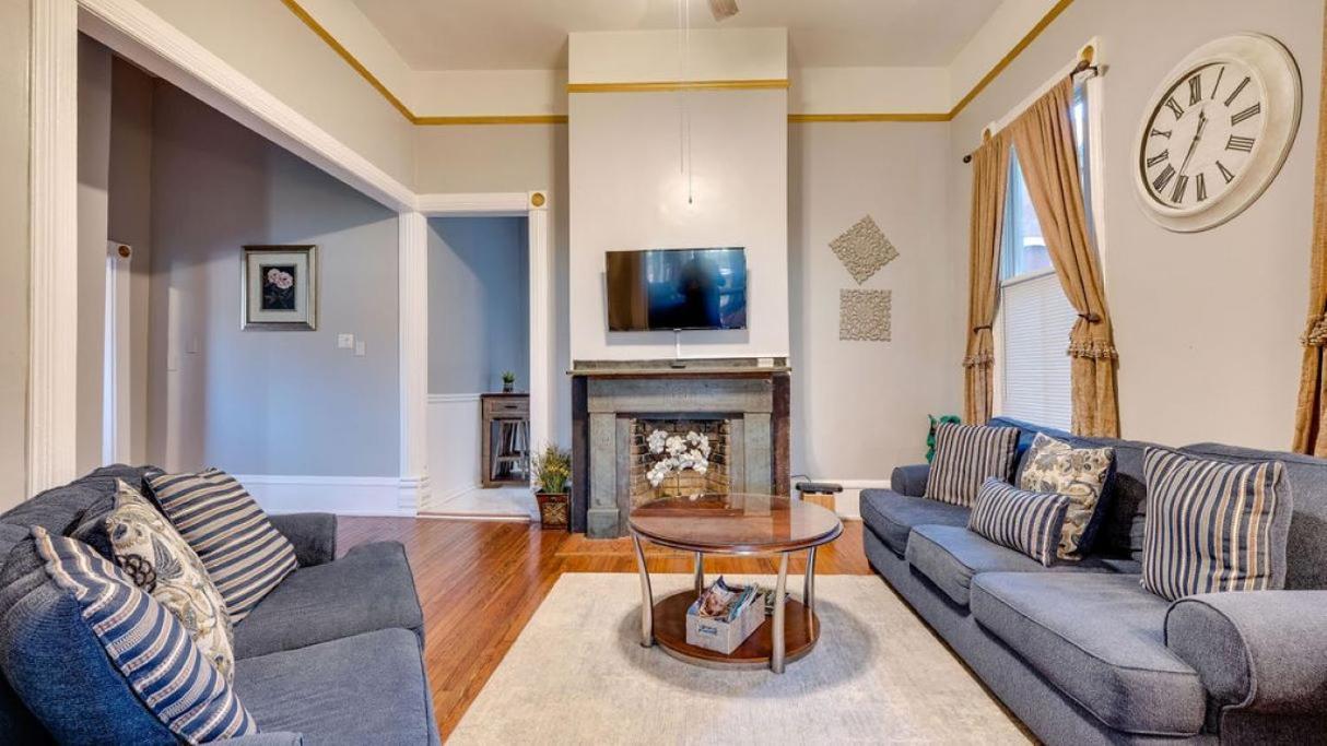 Elegant 2 Bed Directly On Forsyth Park Lägenhet Savannah Exteriör bild