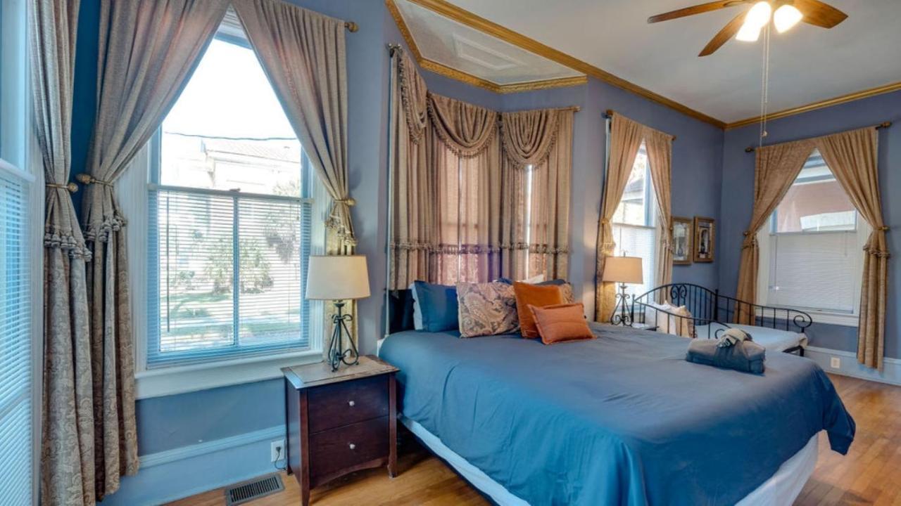 Elegant 2 Bed Directly On Forsyth Park Lägenhet Savannah Exteriör bild