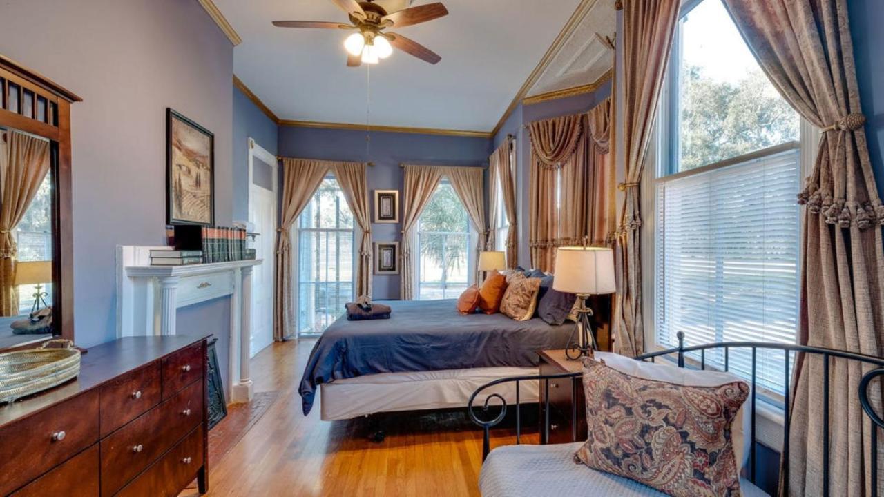 Elegant 2 Bed Directly On Forsyth Park Lägenhet Savannah Exteriör bild