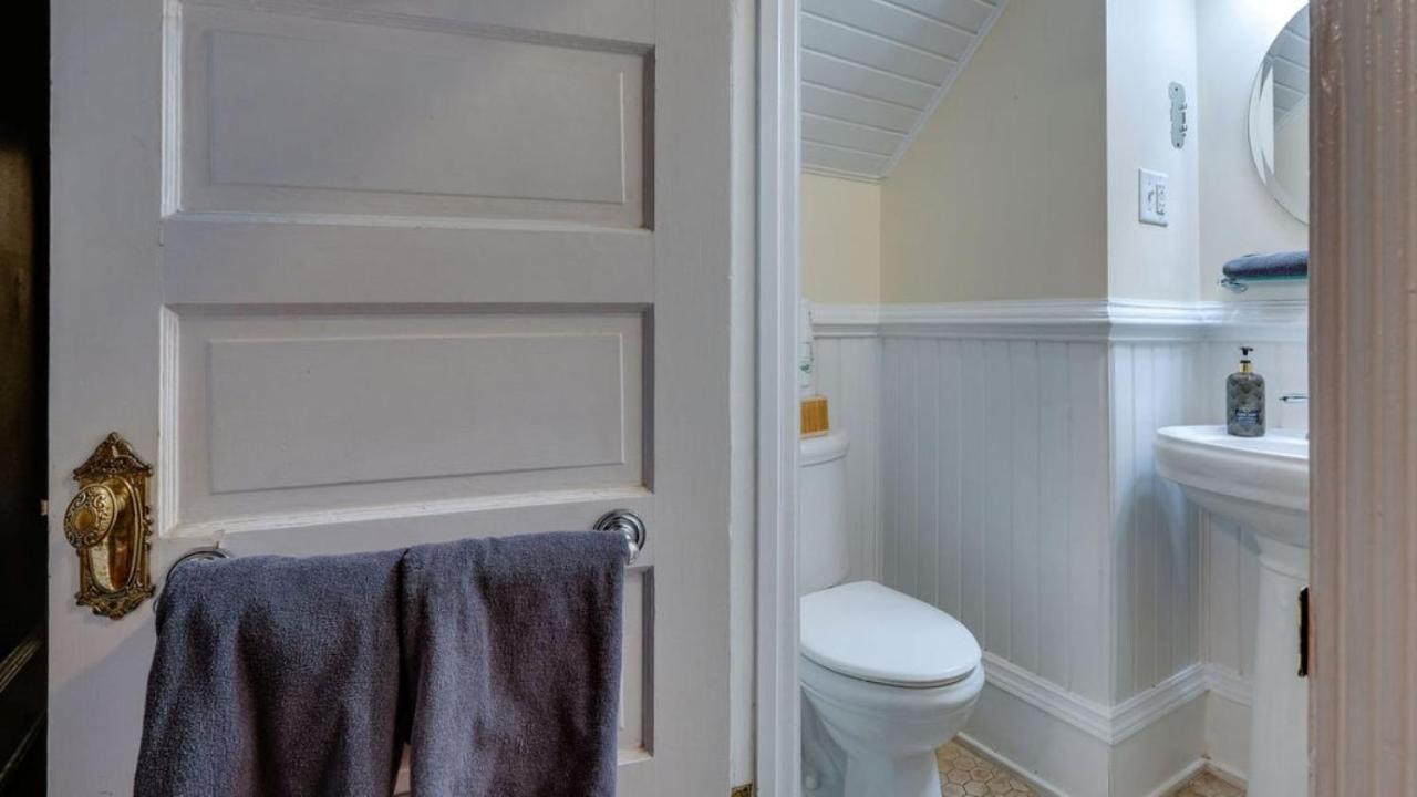 Elegant 2 Bed Directly On Forsyth Park Lägenhet Savannah Exteriör bild