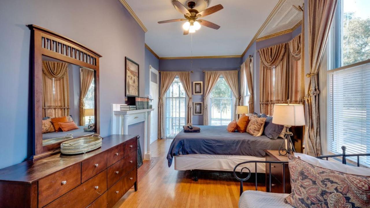 Elegant 2 Bed Directly On Forsyth Park Lägenhet Savannah Exteriör bild